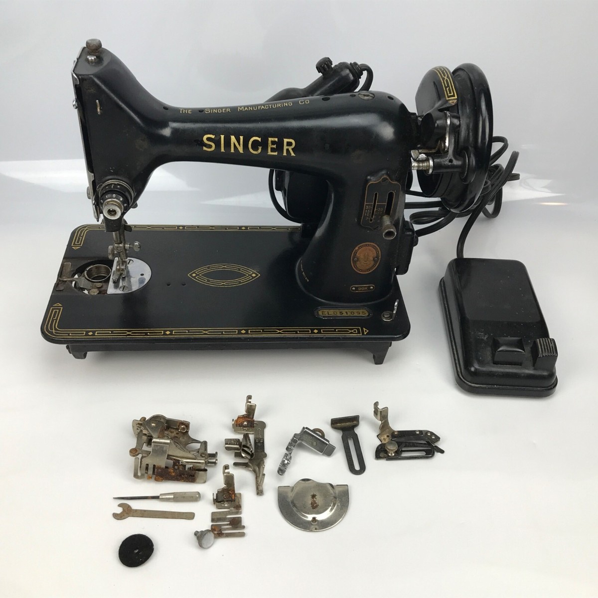 Vintage 1950's Singer Sewing Machine Model 99 Cat. BZ 15-8 Vintage 1950's Singer Sewing Machine Model 99 Cat. BZ 15-8