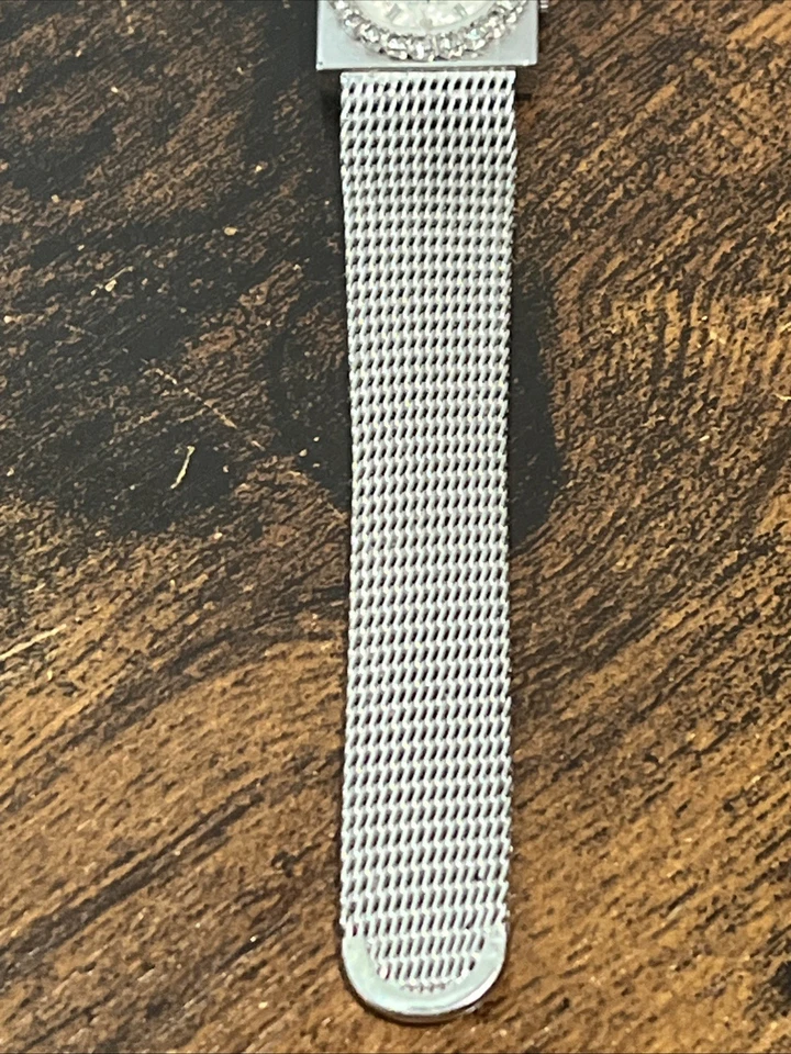 Reloj Hilton 17 Joyas Hecho en Suiza Cuerda Manual Tono Plata 22mm Coleccionable De Colección Foto 3 de 4