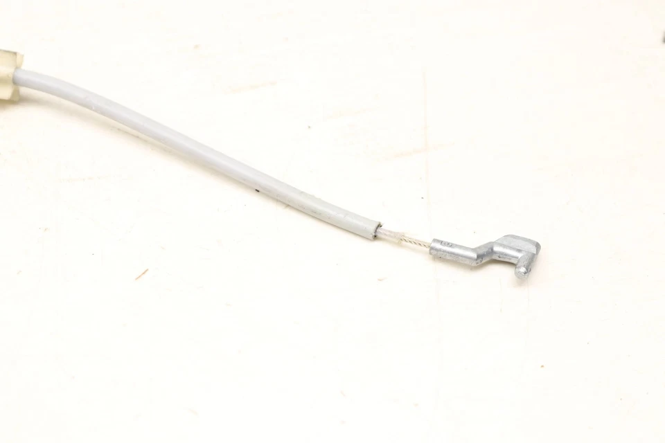 Mercedes-Benz S65 AMG 2015-2019 - Cable Bowden puerta delantera 2227205700 Foto 3 de 4