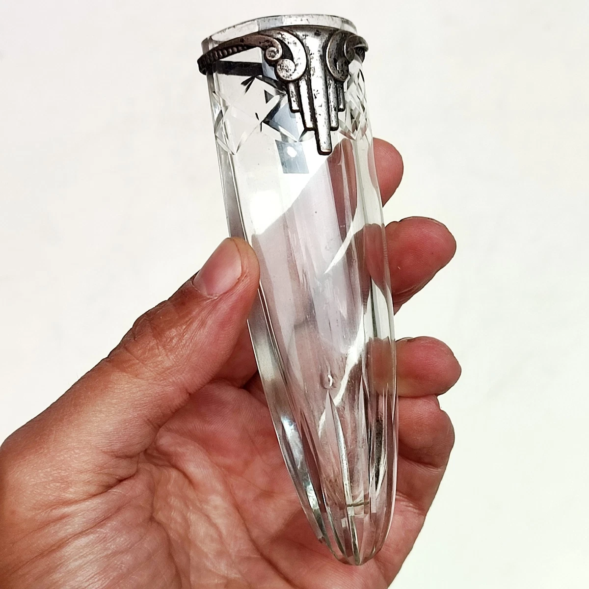 Ancien Soliflore OF Paris 219 En Régule, Motif Lierre, Vase Décoratif Gris