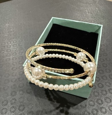 Enchanting Cascade: A Trio of Pearl and Glimmering Golden 3 Layer Bracelet
