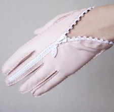Women's Leather Gloves.