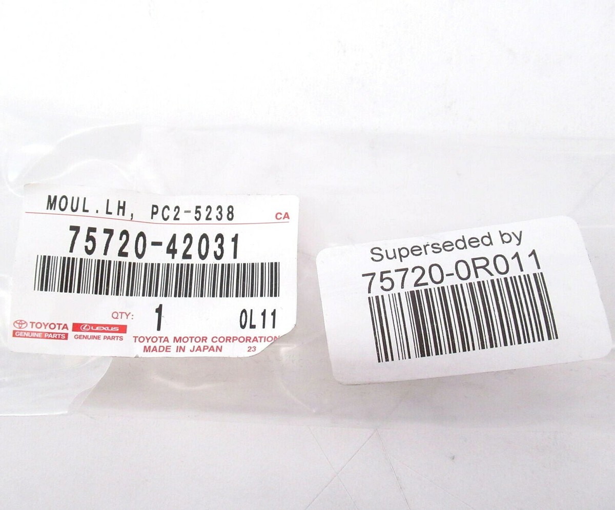 さ様 Genuine OEM Toyota 75720-0R011 Driver Front Belt Molding Sweep