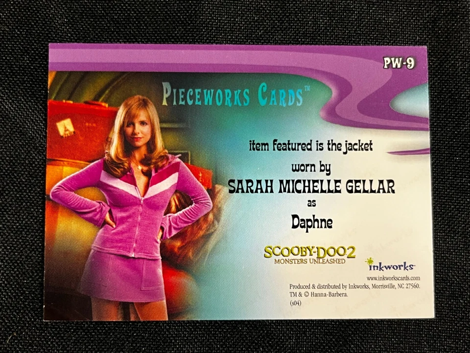 SCOOBY DOO 2 INKWORKS PIECEWORK SARAH GELLAR DAPHNE T-SHIRT #PW-11 PATCH CARD AA - Image 2 of 2