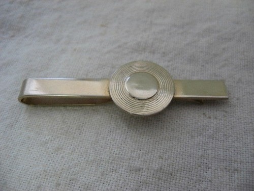 Vintage Mid Century Modern Gold Tone Tie Bar Clip Concentric Circle Geometric