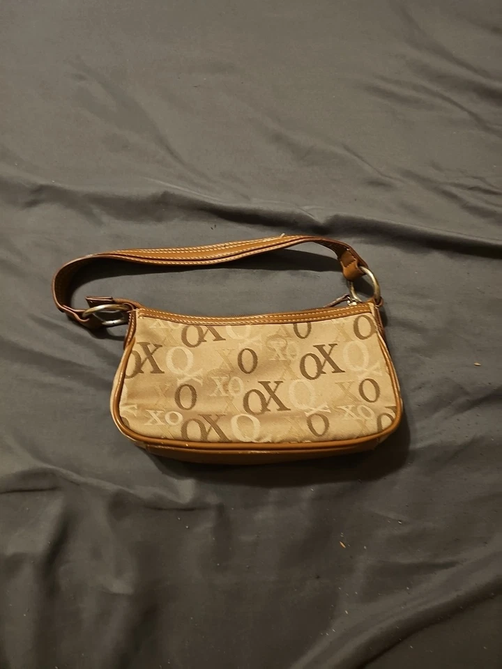 Bolso de Mano XOXO Marrón con Correa Ajustable Foto 2 de 2