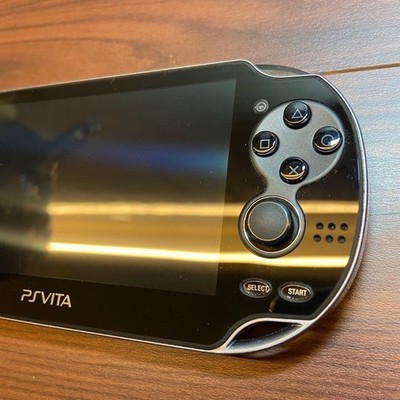 美品SONY PlayStationVITA PCHJ＋32GB 美品SONY PlayStationVITA PCHJ＋32GB Sony PlayStation Vita NTSC-J