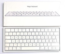 APPLE Clavier Suisse A1644 dans sa boîte d'origine avec câble Lightning