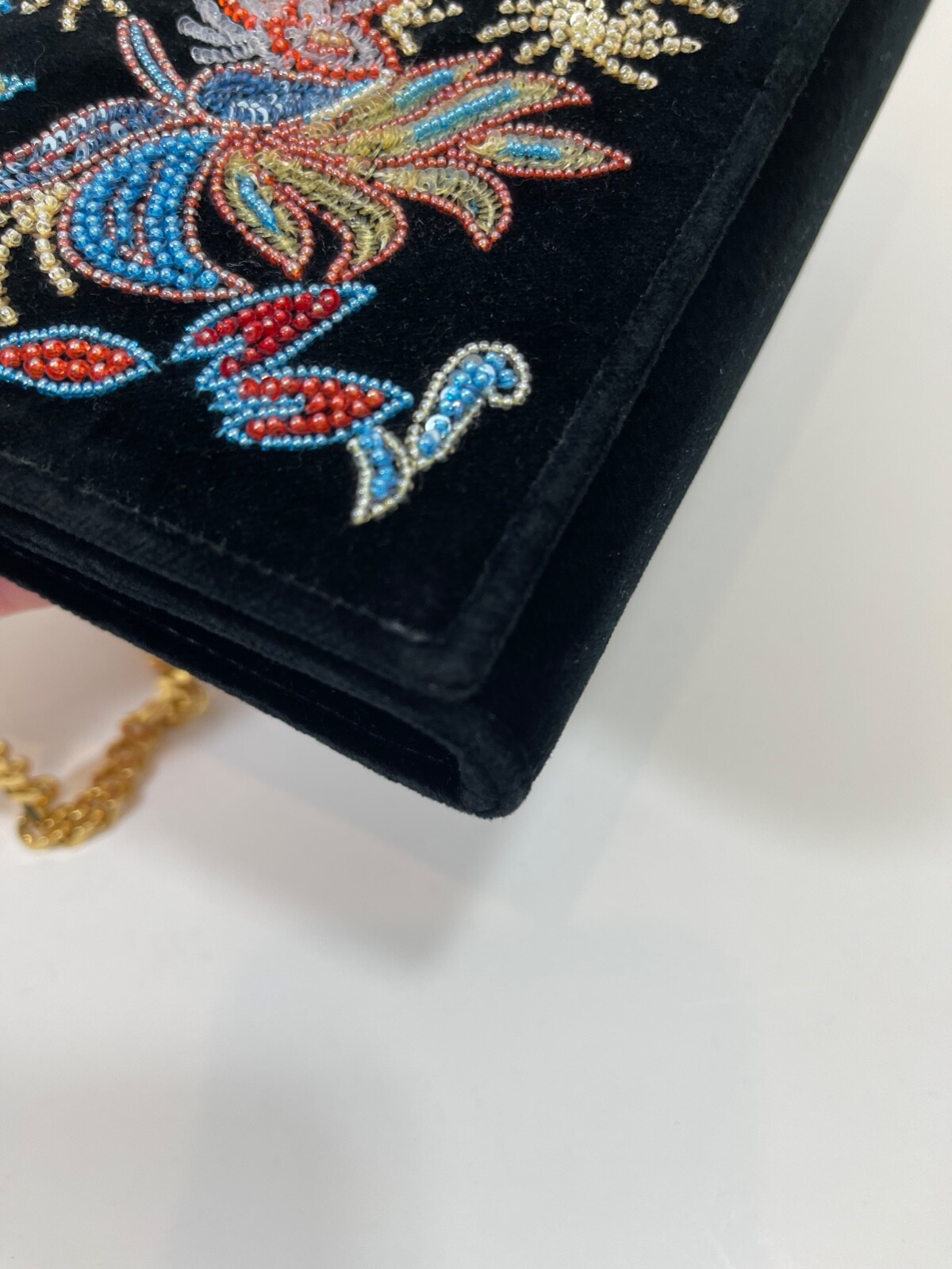 Borsa monogramma Kate Saint Laurent velluto con perline in nero