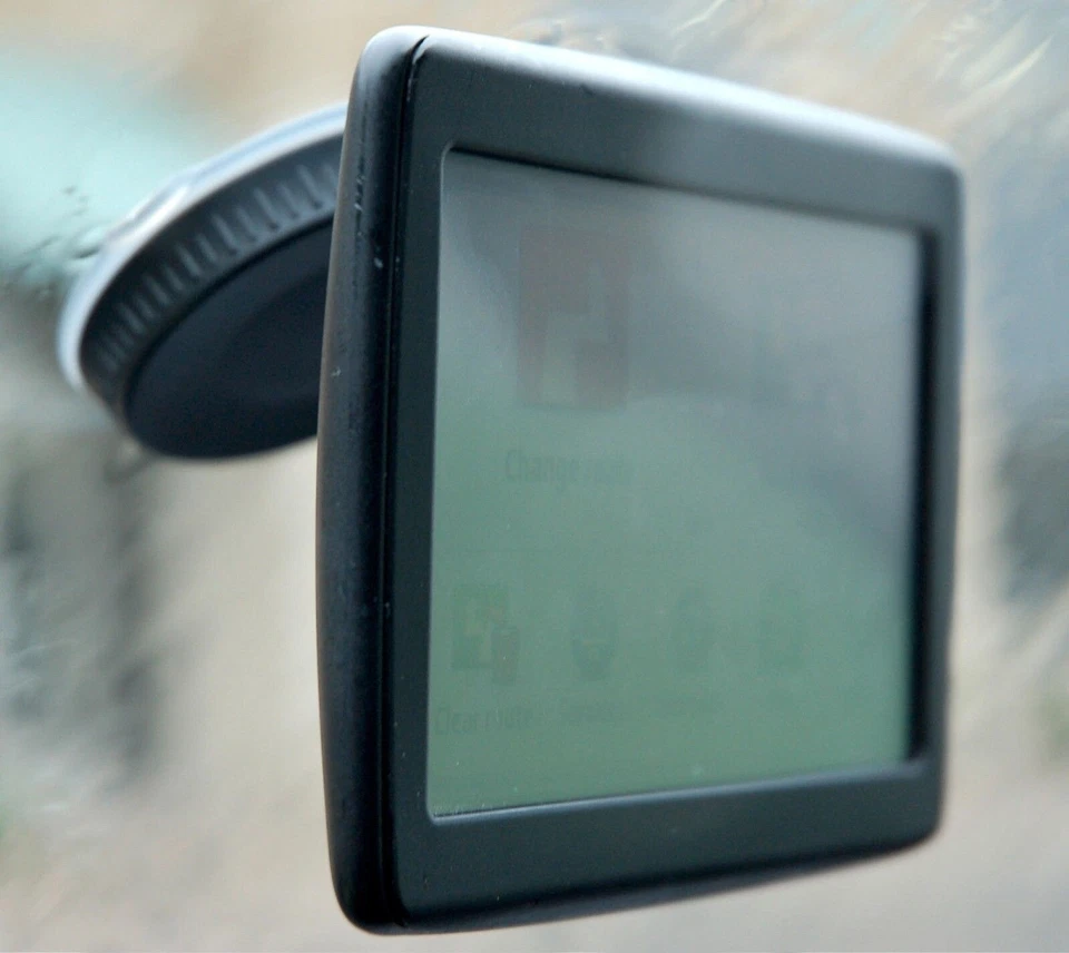 TomTom VIA 1505TM Car GPS System 5" USA/Canada/Mexico LIFETIME MAPS & TRAFFIC - Image 4 of 4