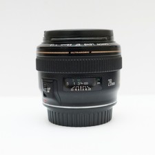 Canon EF 28mm f1.8 USM Prime Wide Angle Lens With F&R Caps