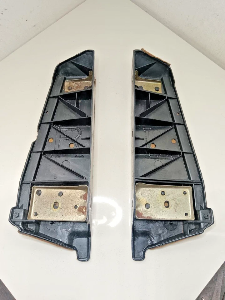 Retentor de bandeja traseira Toyota Starlet KP61 82-84 fabricante de equipamento original - Imagem 3 de 4