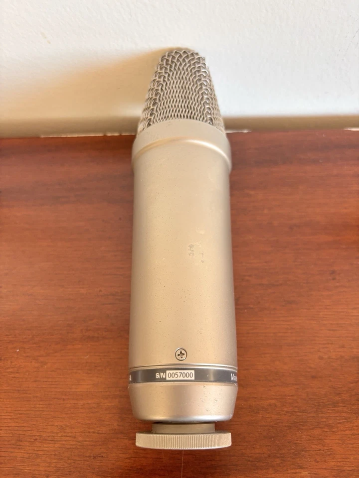 Micrófono condensador de estudio RODE NT 1-A incluye bolsa de almacenamiento y cable Foto 4 de 4