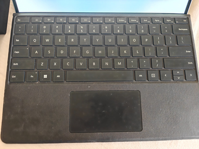 Microsoft Surface Pro 8 LTE i7-1185G7 16GB RAM 256 GB Win 11 Pro