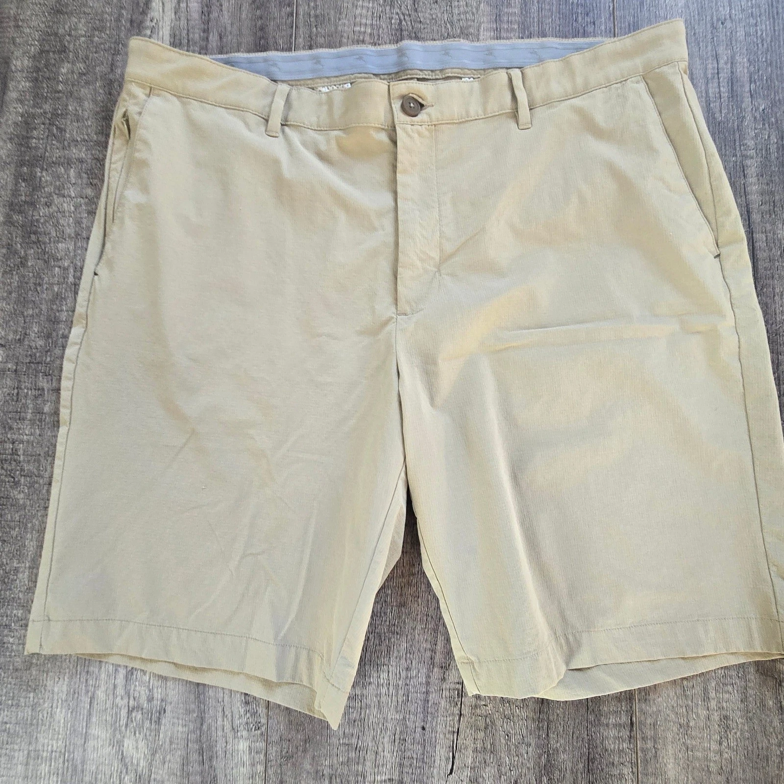 Tommy Bahama Boracay Performance Shorts Mens 40 Khaki Tan Stretch Golf Casual