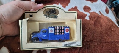 New Vintage Chevron 1939 Roof Coating Flat Bed Diecast Truck Made in England