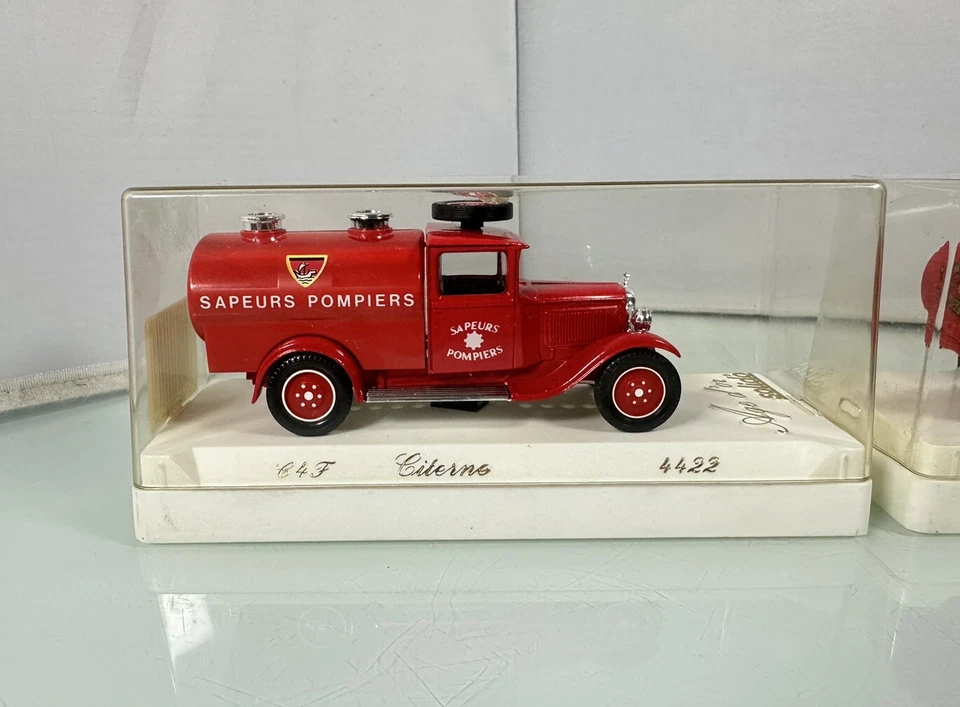 Vintage Solido Age D’or Pompier Dodge 4415 & Citerne 4422 Die Cast 1:50 Lot Of 2 - Image 3 of 4