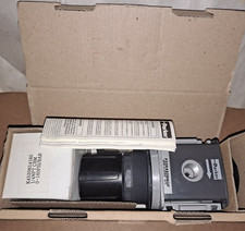 New Parker P32RA92BNGP Compact Regulator 1/4 Inch  NPT 300 PSI New in  Box