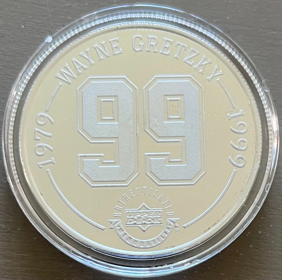 WAYNE GRETZKY THE GREAT ONE HIGHLAND MINT   SILVER PLATED MINT COIN - Image 2 of 4