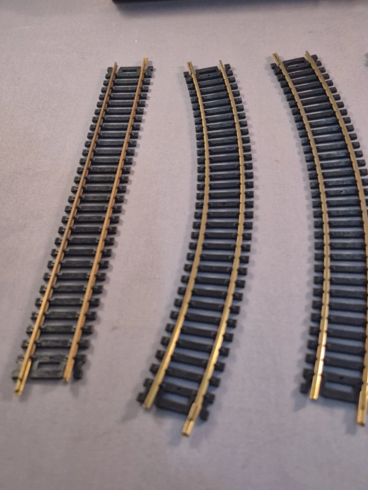 Tyco HO Scale Electric Train Track Lot Of 4 Curve Pieces Original Box & 1 Atlas - Image 3 of 4