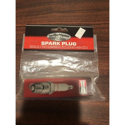 StrikeMaster Solo/Tecumseh TC 2HP/49 CC Spark Plug Champion CJ8Y New In Box