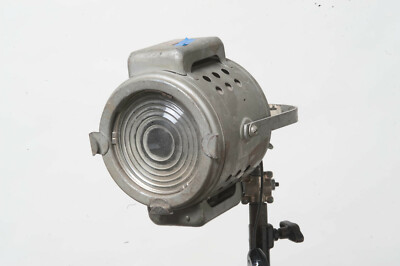 Photogenic 7200 Litle Giant light with angled mount N6044