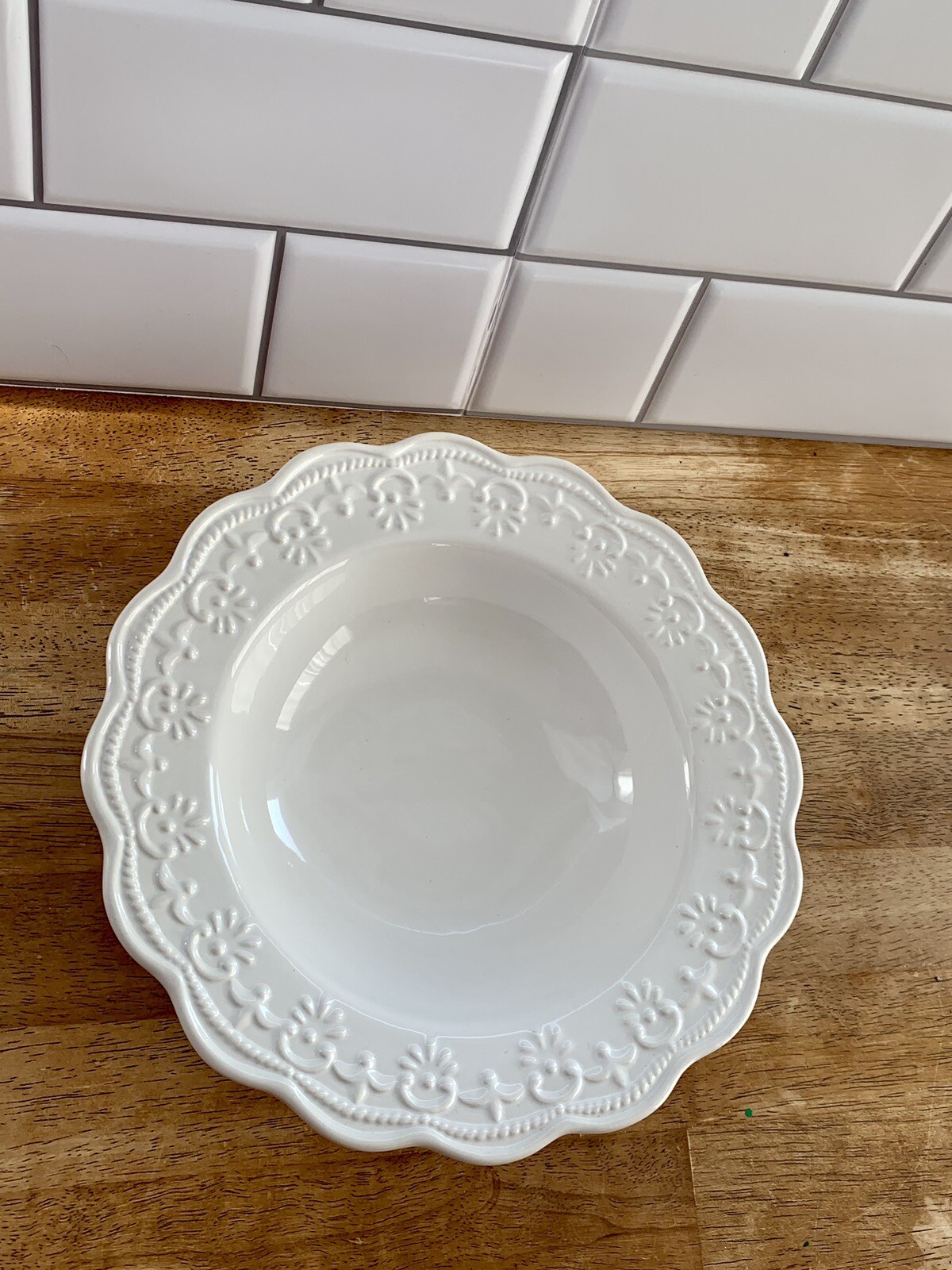 Kennex Victoria Lace White 9” Soup Pasta Bowl Embossed Scalloped Shabby Chic eBay