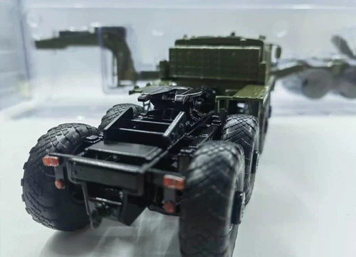 Camión tractor SSM 1/43 RUSO MAZ-537 + Semirremolque CMZAP-5247G modelo fundido a presión - Imagen 17 de 17
