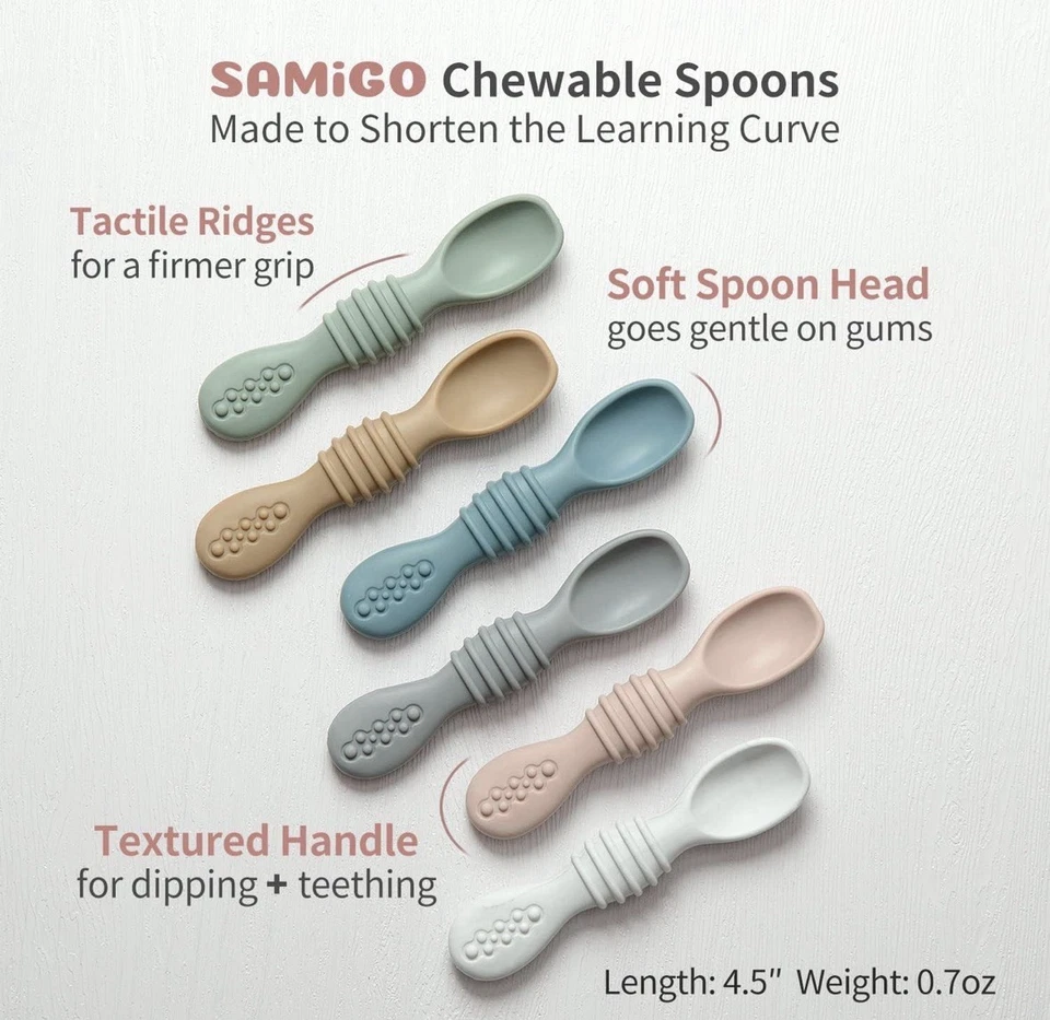 Utensilios de silicona para bebés SAMiGO - cucharas autoalimentables y pequeña taza de entrenamiento Foto 4 de 4