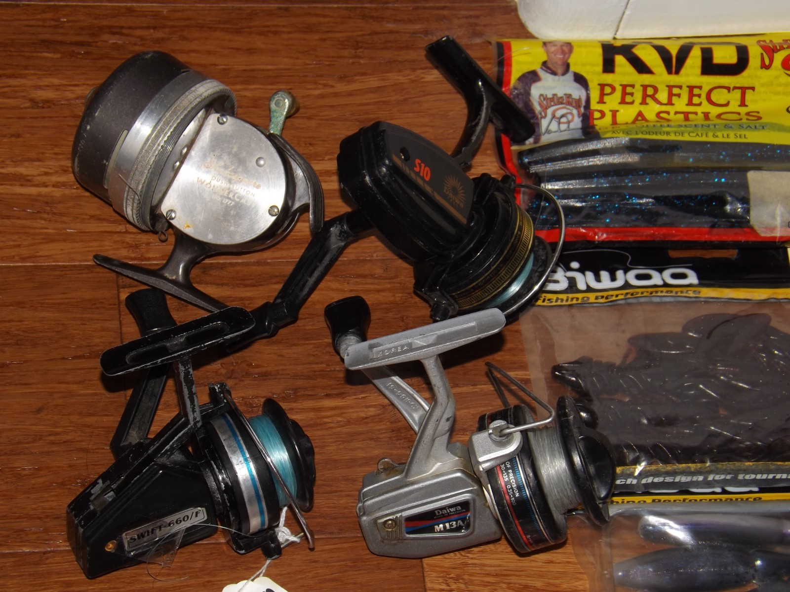 Huge fishing lot 120+ pc freshwater lures soft bait reels weights new and used - Image 17