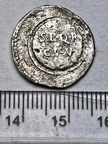 19-18 BC Roman Silver Denarius - AUGUSTUS - SPQR - S.1637 (E374) - Picture 2 of 2