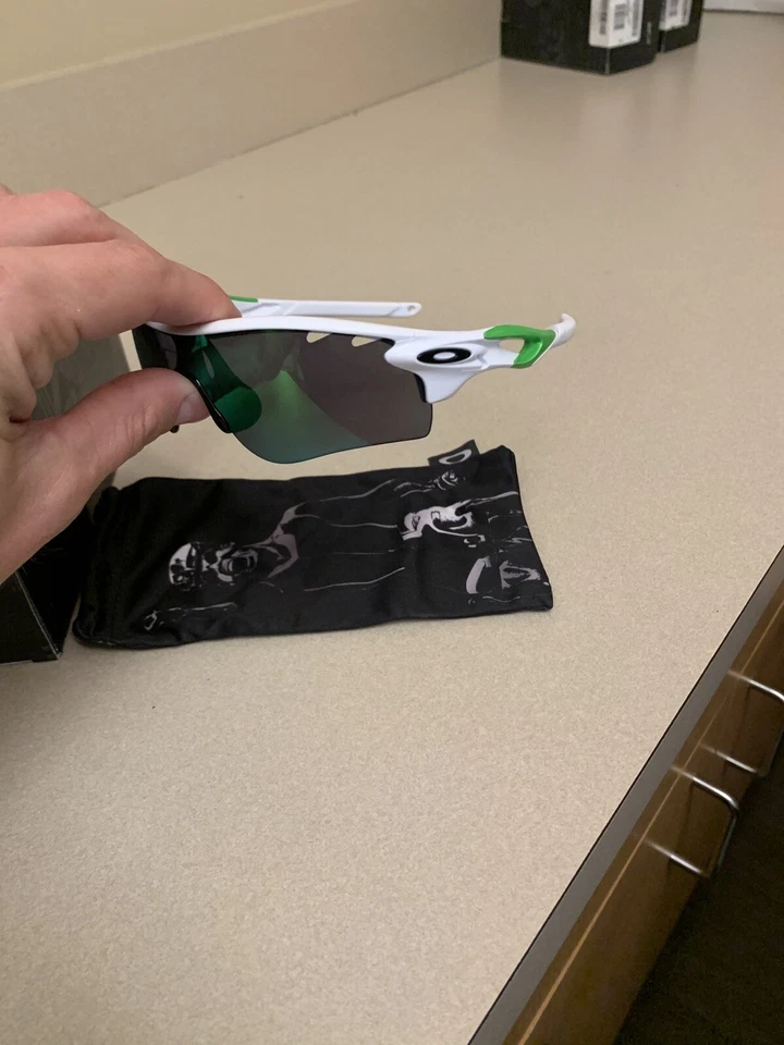 Oakley Radarlock path vented . Polished white . Jade iridium - Image 2 of 4