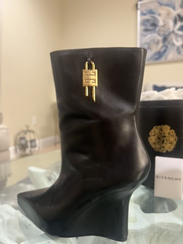 NIB Givenchy G Lock Shark Black Leather Pointed Toe Wedge Ankle Boots 39,5 $1575 - Picture 6 of 16