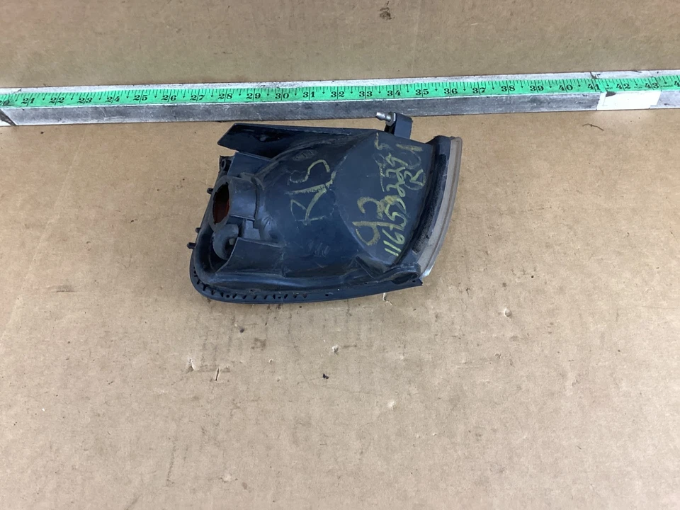 1991 - 1994 Toyota Tercel luz de seta dianteira direita passageiro lateral canto - Imagem 2 de 4
