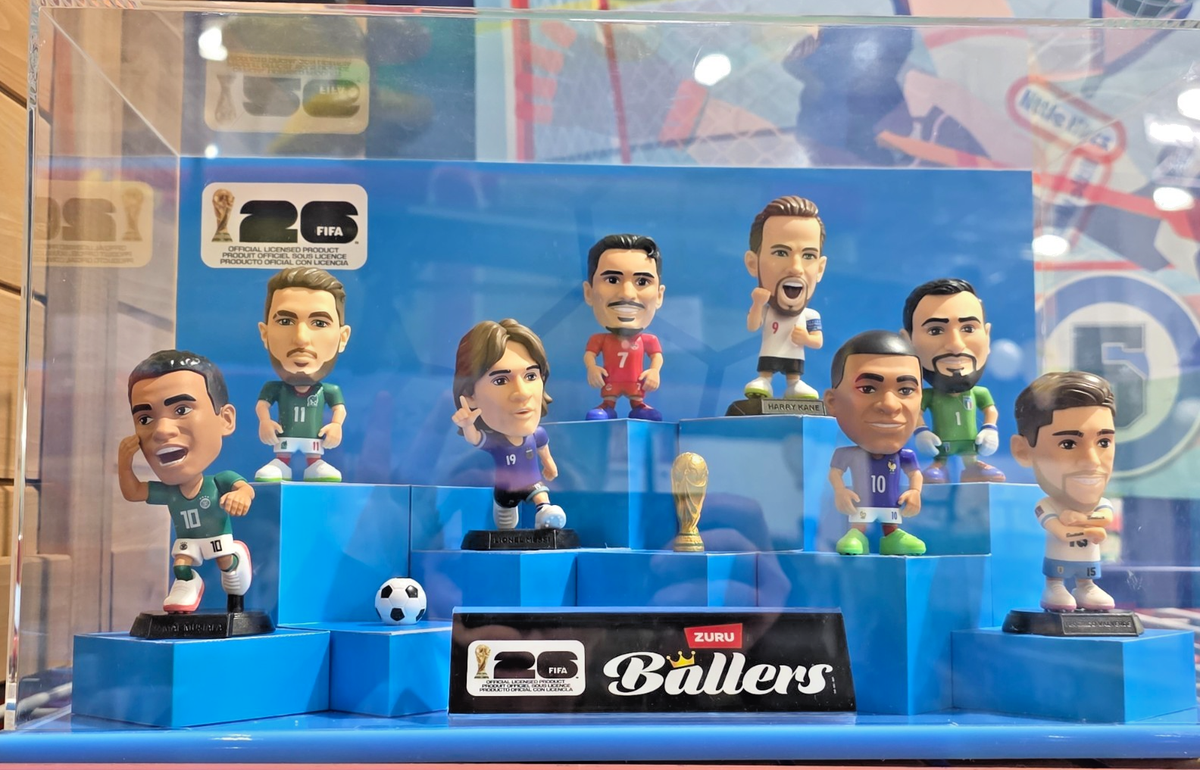 NEW ZURU FIFA WORLD CUP 2026 BALLERS, FULL & 1/2 PITCH+GOAL-FLAT