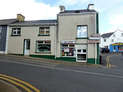 Foto 6x4 C Gallagher, Metzger, Killybegs liegt an der Hauptstraße c2017