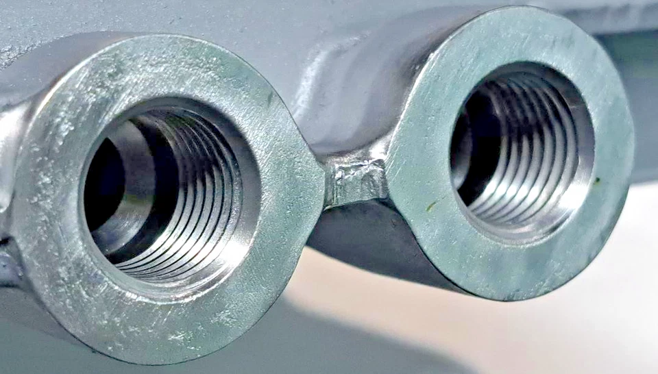 LB7 FICM BOTTOM CASE 6.6 Silverado Sierra Duramax Diesel Fixes Stripped Threads Foto 3 de 3