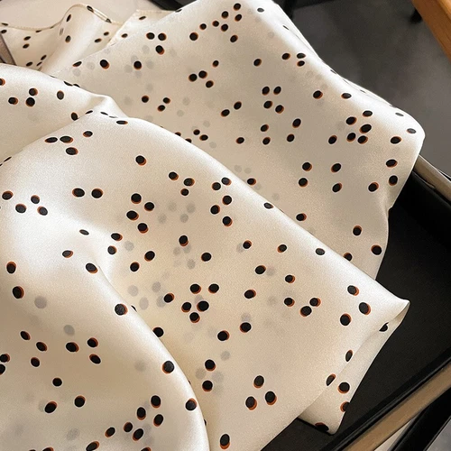 100% Mulberry Silk 27" Square Scarf Women Neckerchief Wrap White Black Polka Dot - Picture 5 of 5