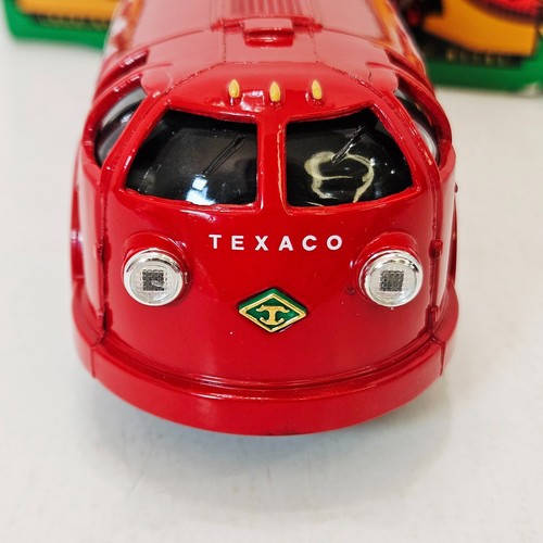 Ertl 1934 Diamond T Tank Truck Doodle Bug Texaco Die Cast Metal Bank 1994 USA - Picture 6 of 22