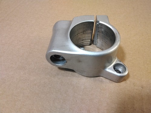 1998 Yamaha YZF600 R Right Clip On Handlebar Clamp Only 1995-2007 YZF 600 - Picture 3 of 10