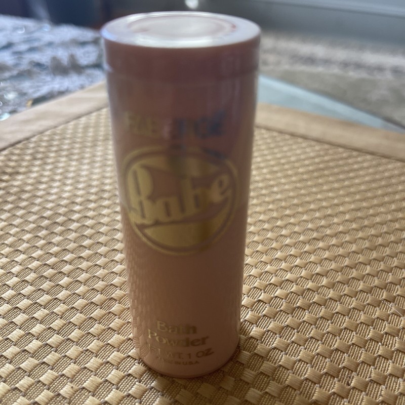 Vintage New Sealed Babe by Faberge Bath Powder Shaker 1 oz