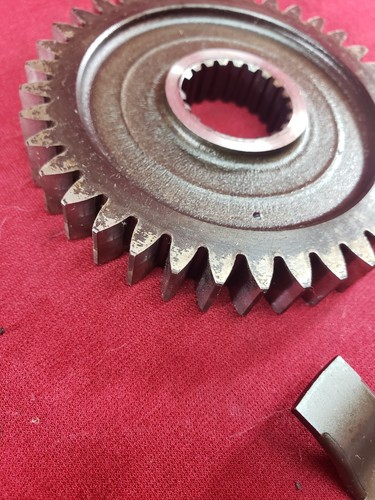 1984-1985 Honda Shadow VT700 OEM Primary Gear Engine Main Drive w/ Retainer - Picture 2 of 4
