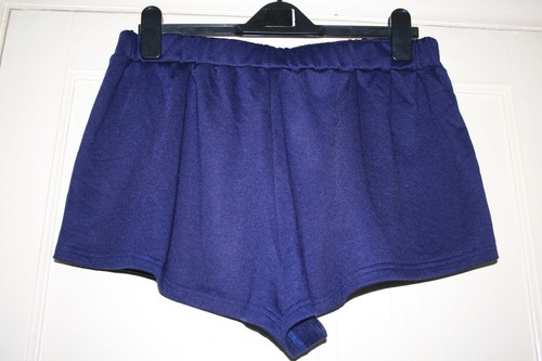 NEU OHNE ETIKETT GRÖSSE 18 MARINEBLAU JERSEY STRETCHIG SHORTS MIT ELASTISCHEM BUND & HAWAII LOGO - Bild 3 von 3