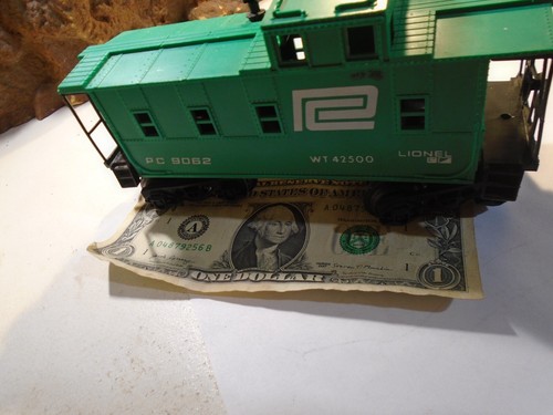 LIONEL O SCALE PENN CENTRAL CUPOLA CABOOSE PC 8062, EXCELLENT COND 5-205-5 - Picture 5 of 12