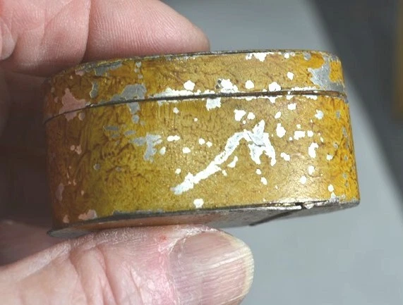 antigua caja rallador de nuez moscada temprana hecha a mano almacenamiento pintura decorada original siglo XIX Foto 3 de 4