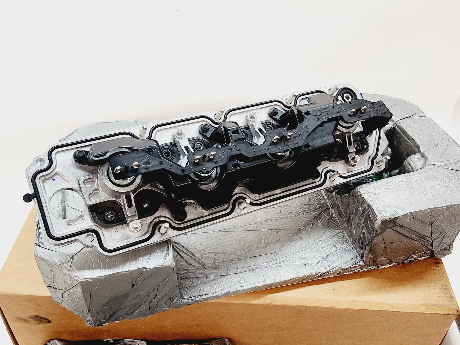 12697806 Valve Lifter Oil Manifold Chevy GMC VLOM OEM GM 12699740