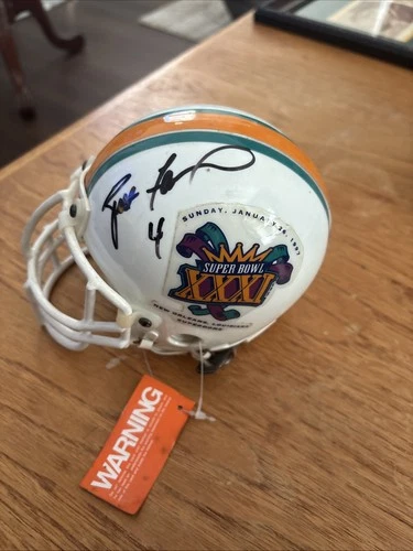 Brett Favre Signed Super Bowl XXXI Mini Helmet
