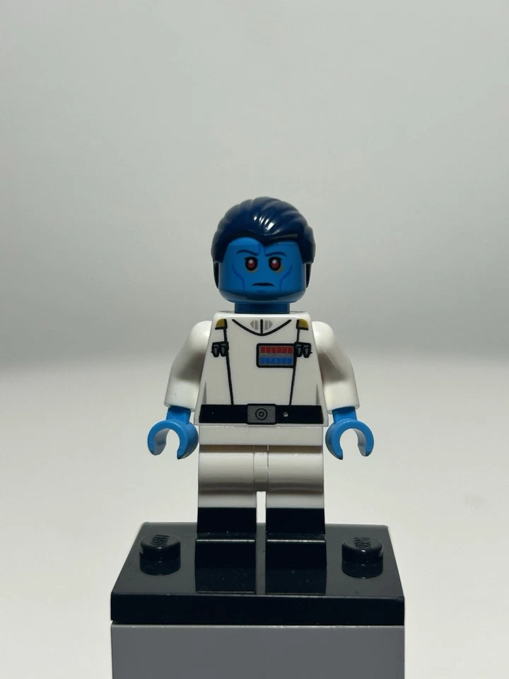 Lego Grand Admiral Thrawn Minifigura 75170 Star Wars Rebels PERFEITO ESTADO - Imagem 2 de 4