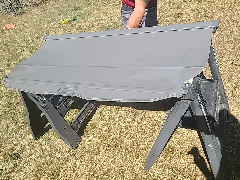 Cubierta de carga trasera retráctil gris Subaru Forester 2003-2008 OEM usada 🤙 Foto 3 de 4