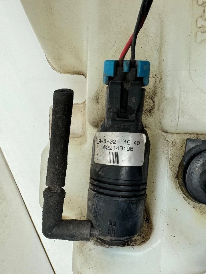 00-05 DEPÓSITO DE LAVADORA PARABRISAS CHEVY IMPALA P/N 10307979 PIEZA ORIGINAL OEM GM Foto 4 de 4